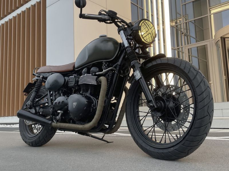 Triumph T100